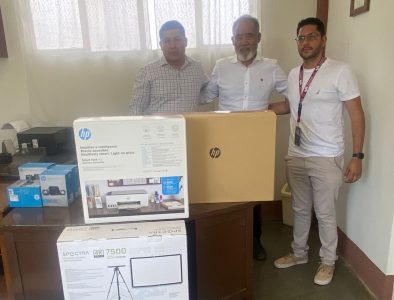 Reacondiciona Armando García instalaciones para cursos de inglés en Poanas
