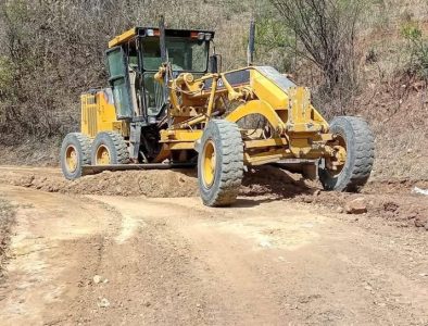 Avanza mejoramiento de camino entre comunidades de Otáez