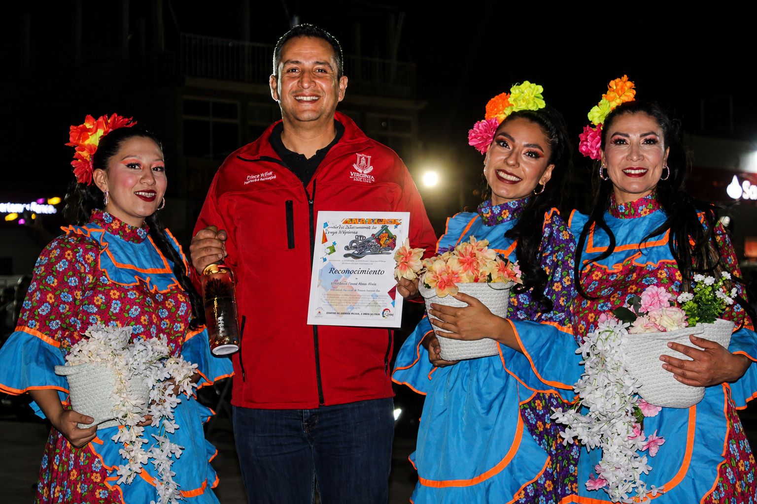 César Salas Ortiz da la bienvenida a delegación de Colombia en encuentro folclórico internacional