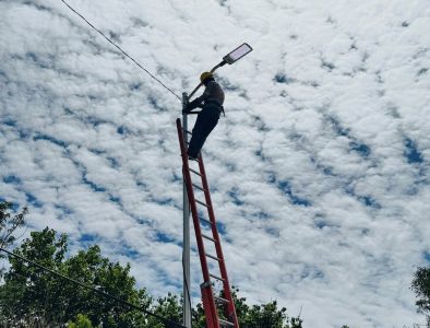 Realiza Daniel Guerrero mantenimiento al alumbrado público en Otáez